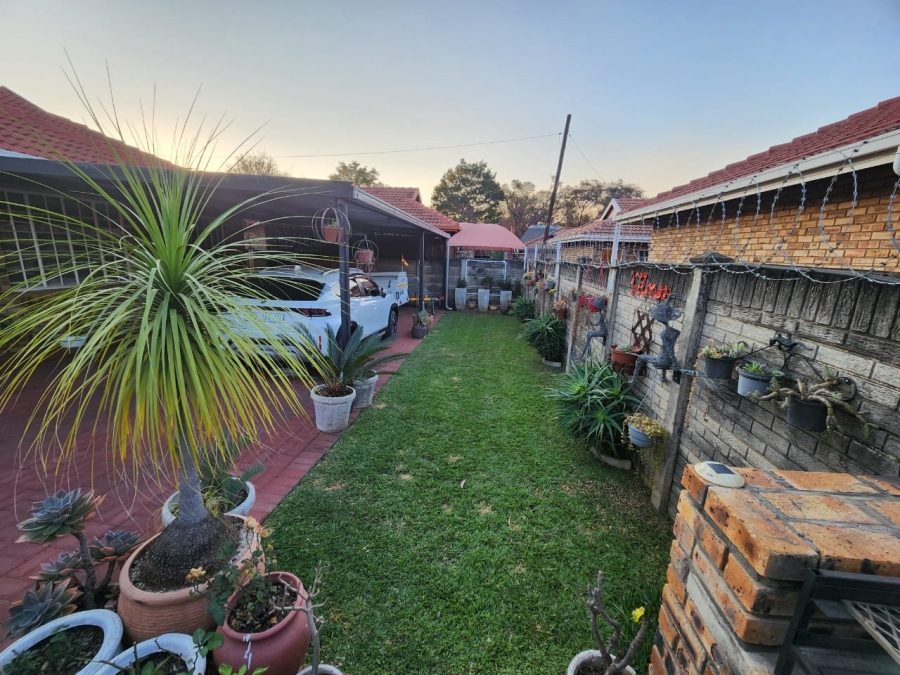 3 Bedroom Property for Sale in Protea Park North West